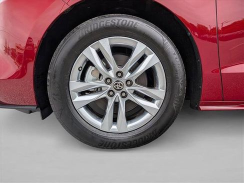 Used 2022 Toyota Sienna XLE w/ XLE Plus Package AWD/4WD image 27