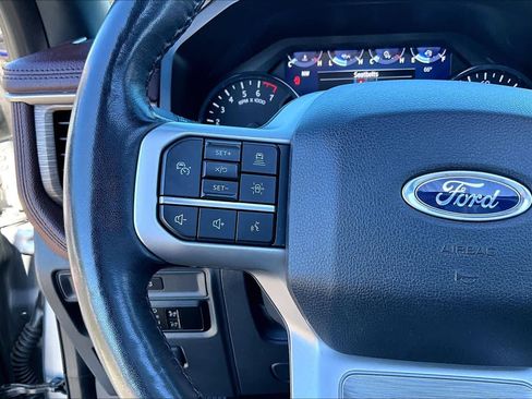 Used 2023 Ford Expedition Limited image 24