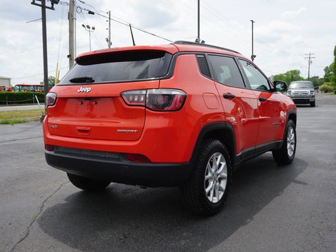Used 2018 Jeep Compass Sport AWD/4WD image 5