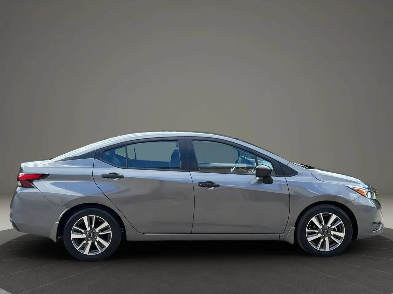 Used 2023 Nissan Versa S w/ S Plus Package FWD image 2