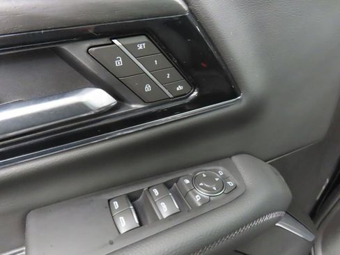Used 2025 GMC Yukon Denali w/ Denali Reserve Package AWD/4WD image 57