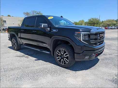 Used 2024 GMC Sierra 1500 AT4 w/ Technology Package AWD/4WD image 2