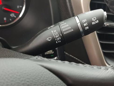 Used 2020 GMC Acadia Denali w/ Technology Package FWD image 23