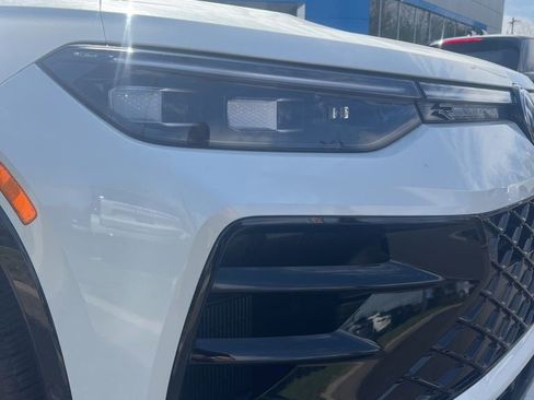 Used 2026 Volkswagen Tiguan SEL R-Line image 14