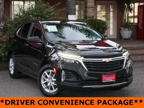 Used 2022 Chevrolet Equinox LT w/ Driver Convenience Package image 2