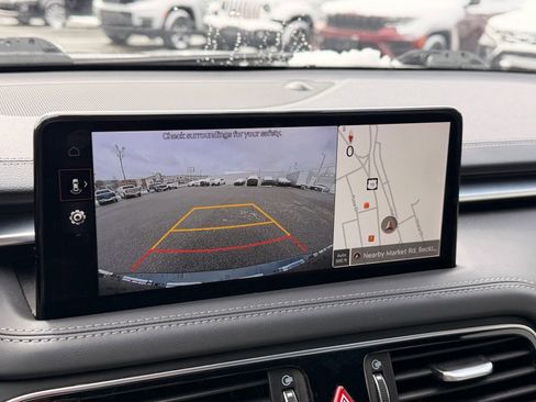 Used 2023 Genesis G70 2.0T image 23