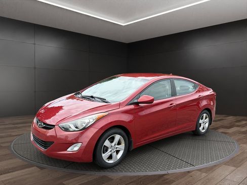 Used 2013 Hyundai Elantra GLS w/ Preferred Pkg FWD image 4