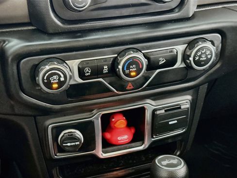 Used 2020 Jeep Wrangler Unlimited Sport AWD/4WD image 16