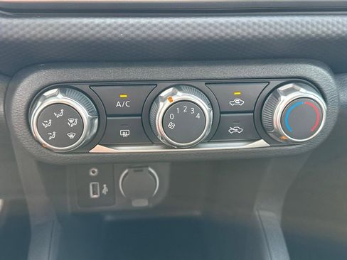 New 2025 Nissan Kicks Play S image 14