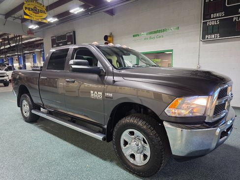 Used 2017 RAM 3500 Tradesman w/ Chrome Appearance Group image 4