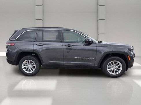 Certified 2026 Jeep Grand Cherokee Laredo AWD/4WD image 6