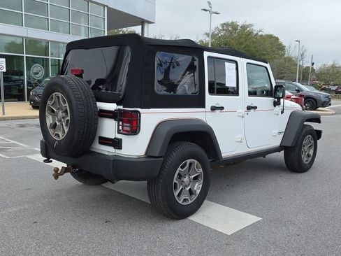 Used 2017 Jeep Wrangler Unlimited Rubicon w/ Connectivity Group AWD/4WD image 8
