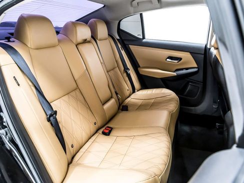 Used 2021 Nissan Sentra SV w/ SV Premium Package FWD image 35