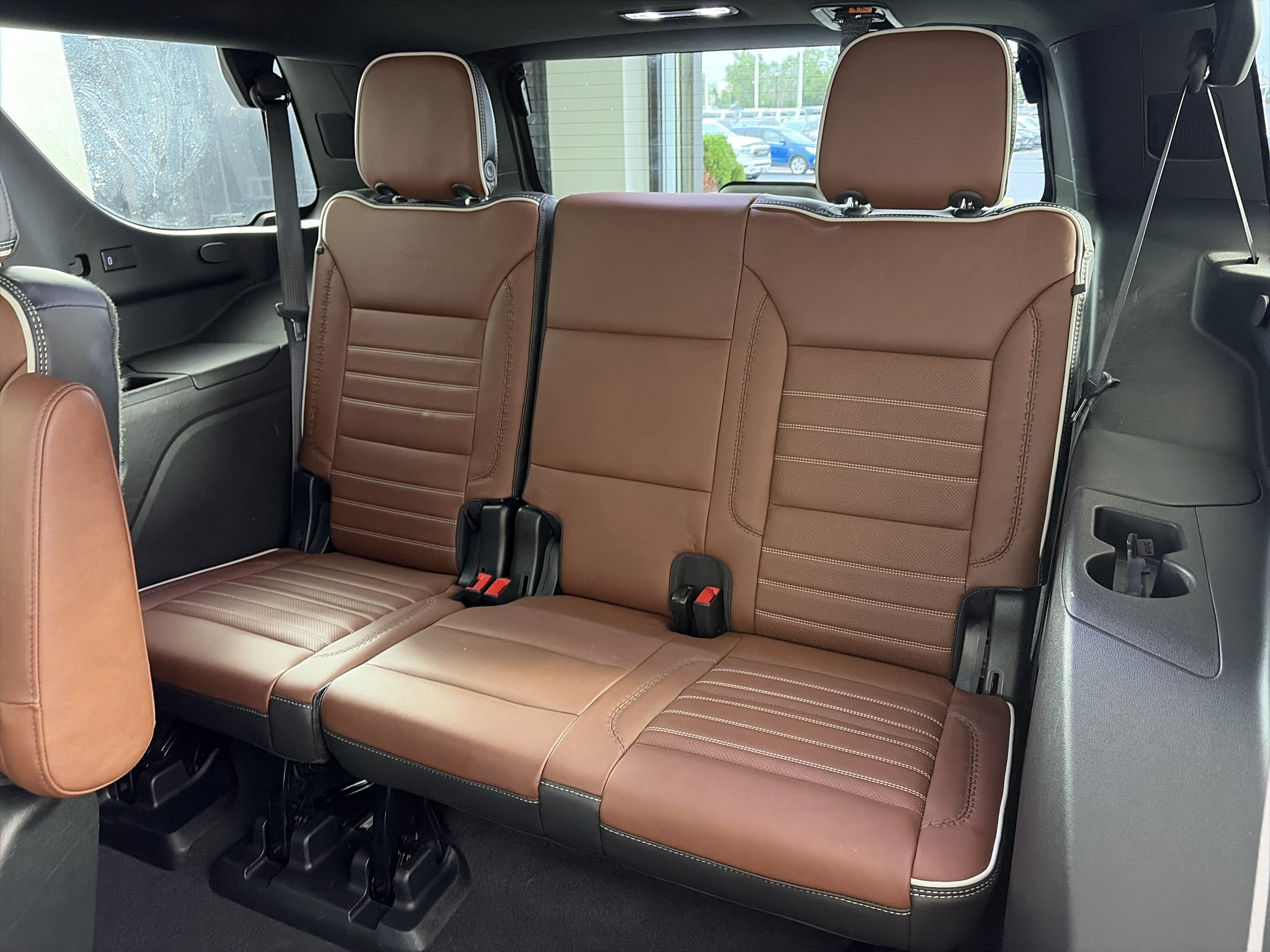 Used 2023 GMC Yukon Denali Ultimate AWD/4WD image 8