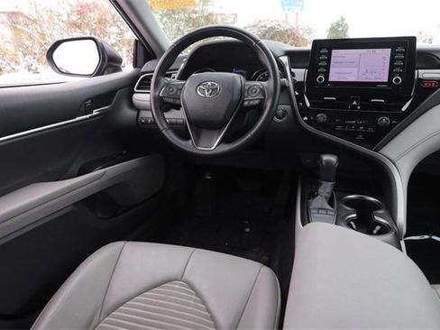 Used 2022 Toyota Camry SE image 22