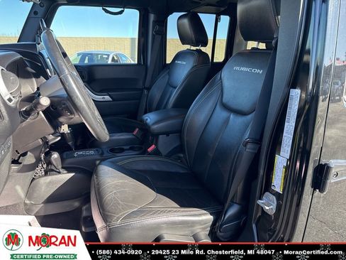 Used 2015 Jeep Wrangler Unlimited Rubicon w/ Connectivity Group image 11