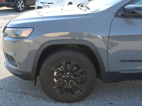 Used 2023 Jeep Cherokee Altitude Lux image 7