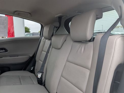Used 2018 Honda HR-V EX-L image 8