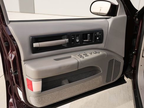 Used 1996 Chevrolet Impala SS RWD image 11