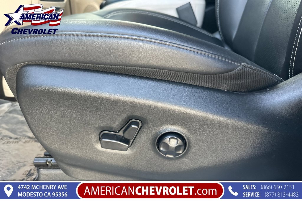 Used 2023 Chrysler Pacifica Touring-L FWD image 14