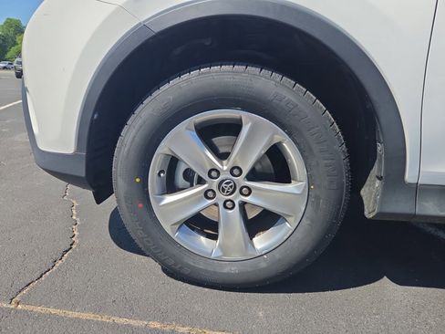 Used 2015 Toyota RAV4 XLE image 31