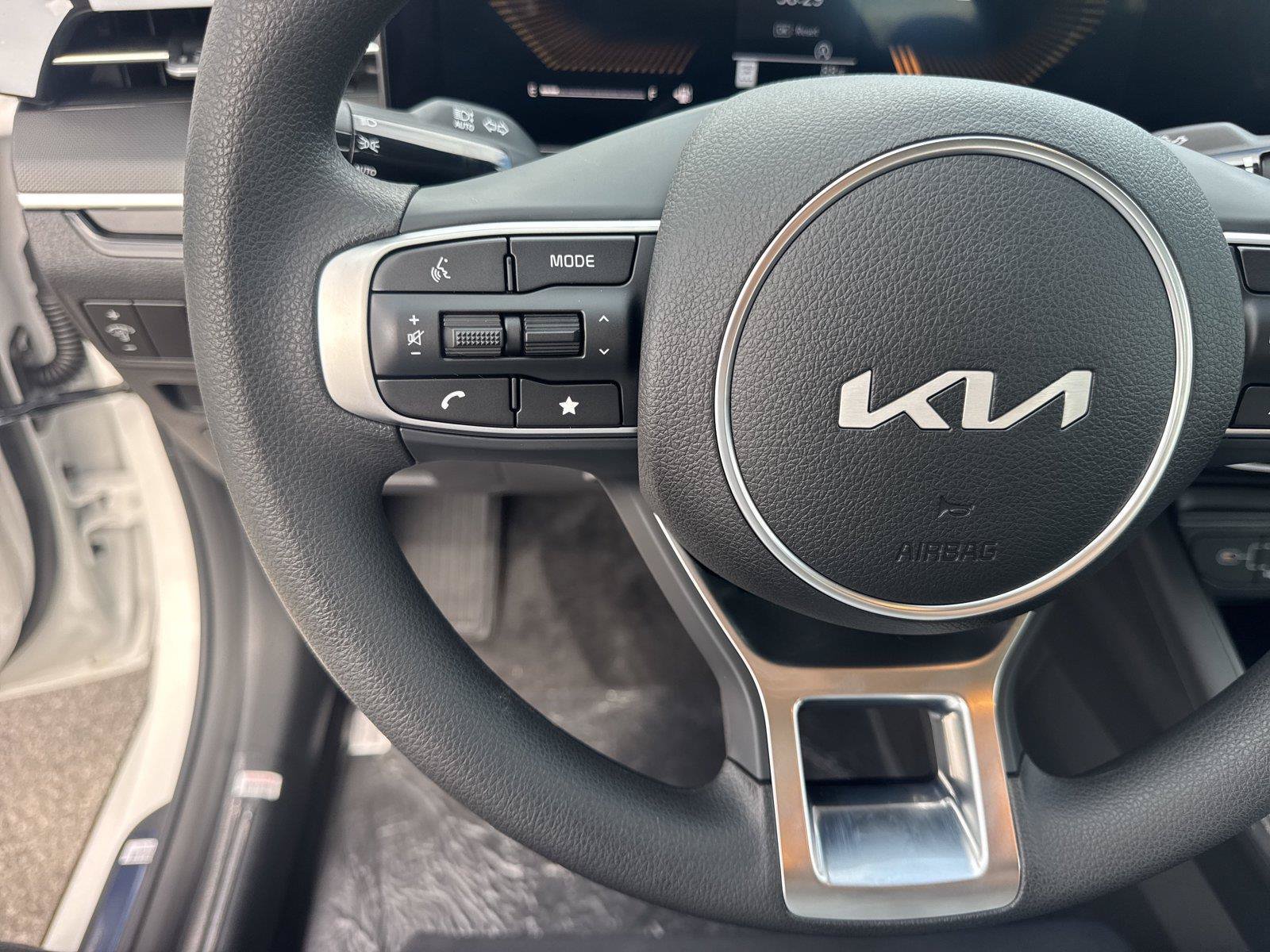 New 2026 Kia K5 LXS FWD image 9