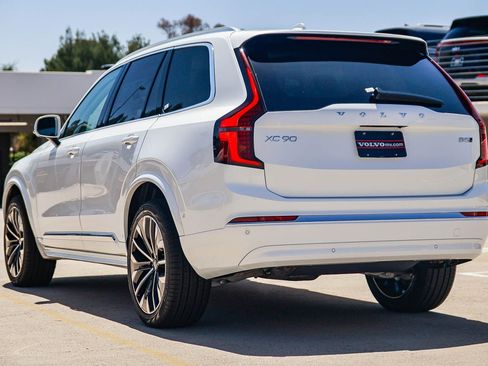 New 2026 Volvo XC90 B5 Plus AWD/4WD image 4