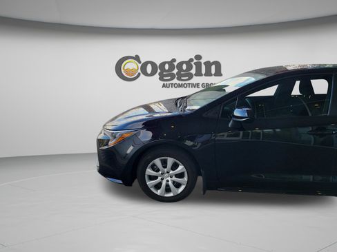 Certified 2025 Toyota Corolla LE image 2