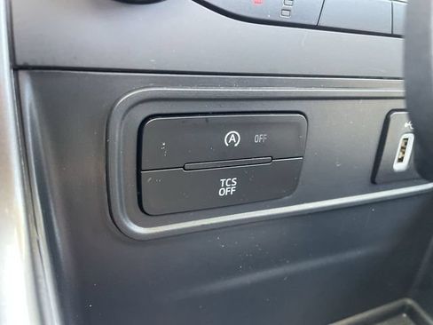 Used 2020 Ford EcoSport SE w/ SE Convenience Package FWD image 35