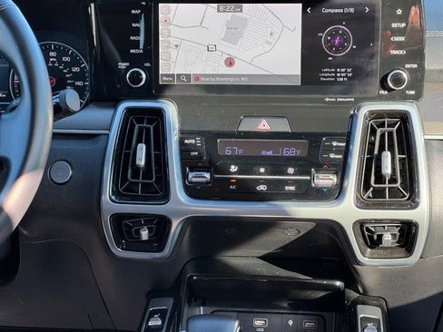 Used 2022 Kia Sorento SX image 13