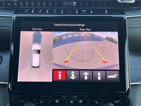 New 2025 Jeep Grand Cherokee Limited w/ Luxury Tech Group II image 4