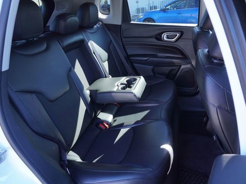 Used 2022 Jeep Compass Trailhawk image 9