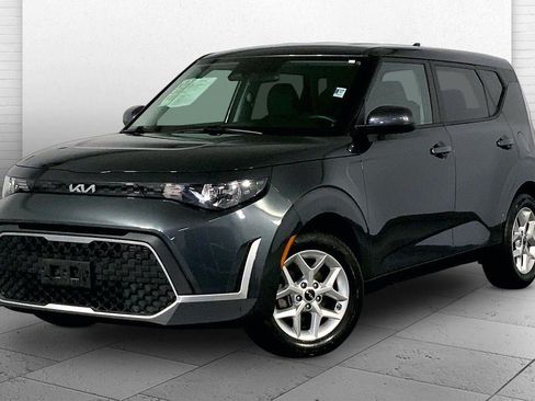 Used 2025 Kia Soul LX w/ LX Technology Package FWD image 12