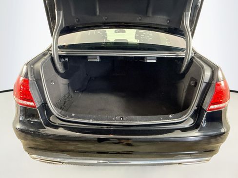 Used 2016 Mercedes-Benz E 350 Sedan image 34