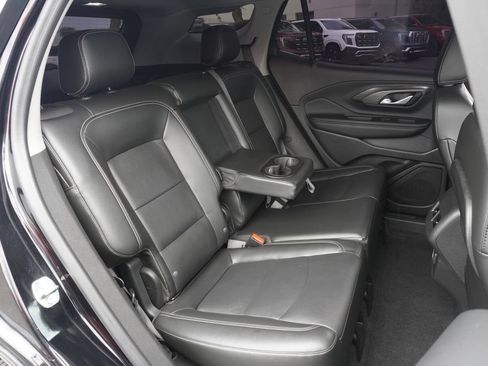 Certified 2022 GMC Terrain SLT FWD image 10