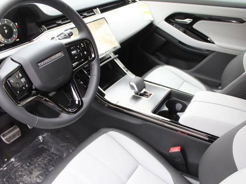 New 2026 Land Rover Range Rover Evoque Dynamic SE AWD/4WD image 11
