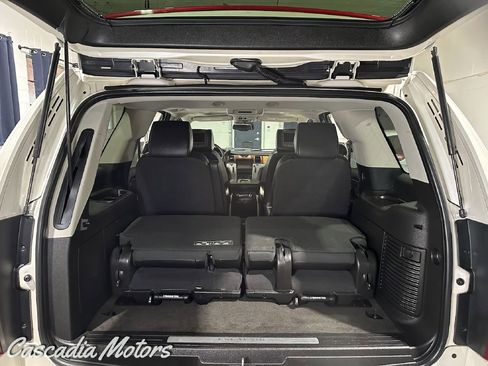 Used 2013 Cadillac Escalade Platinum image 13