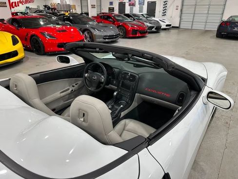 Used 2011 Chevrolet Corvette Convertible w/ Preferred Equipment Group RWD image 28