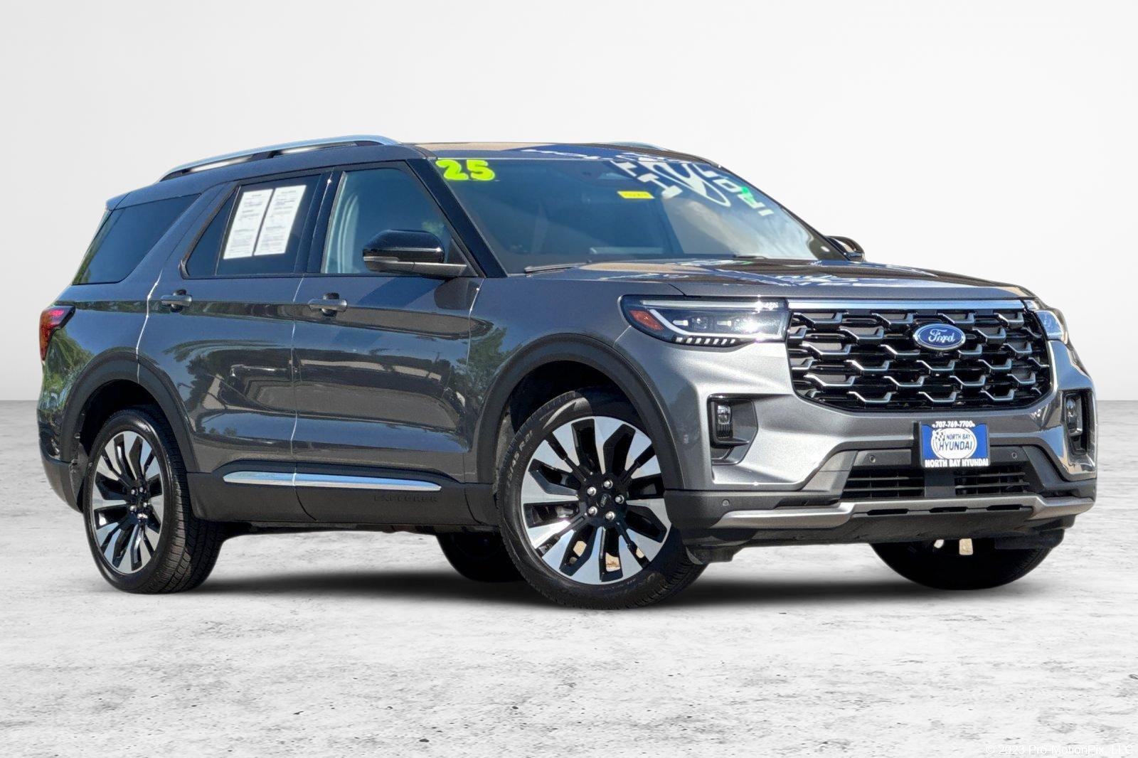 Used 2025 Ford Explorer Platinum w/ LUX Leather Package AWD/4WD image 1