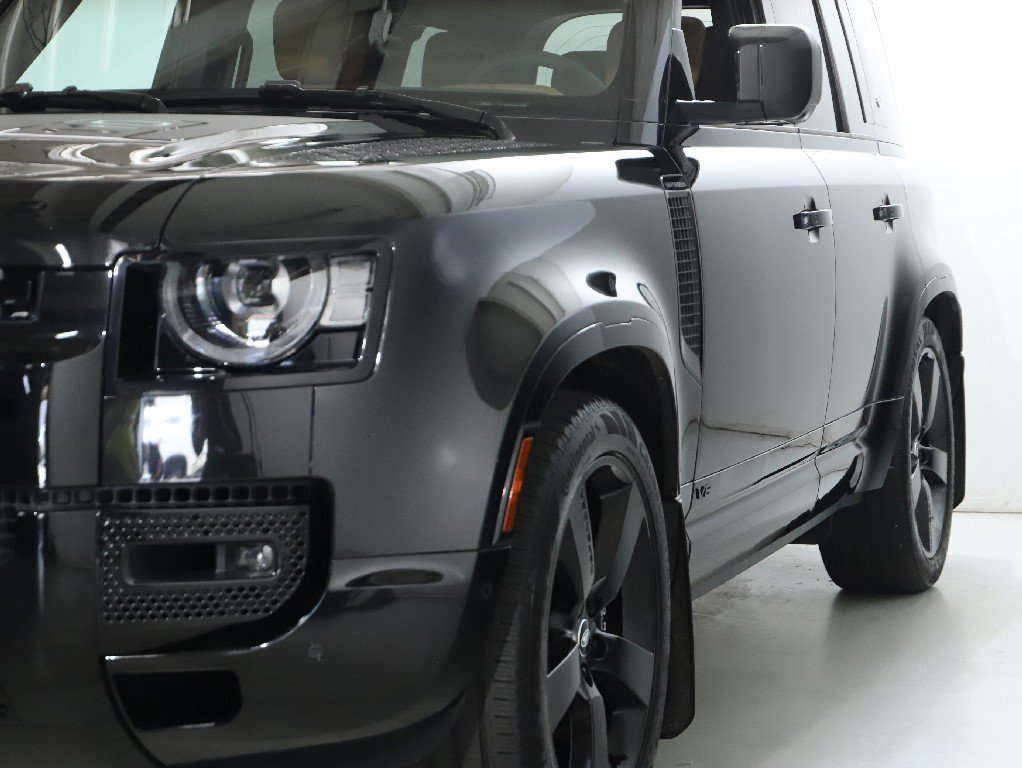 Certified 2024 Land Rover Defender 110 V8 AWD/4WD image 14
