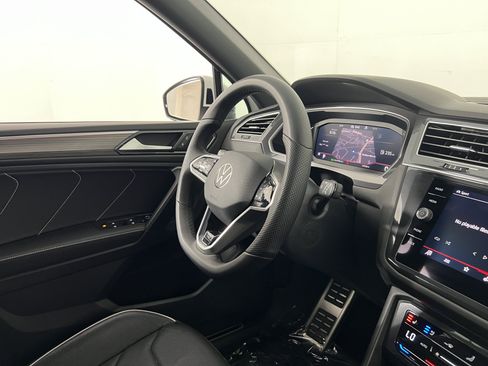 Used 2024 Volkswagen Tiguan SEL R-Line AWD/4WD image 10