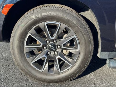 Used 2021 Chevrolet Tahoe Z71 w/ Z71 Off-Road Package image 9