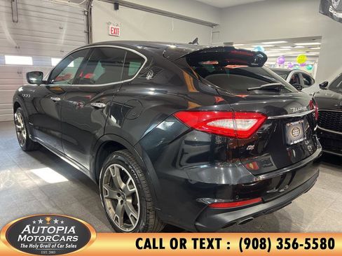 Used 2019 Maserati Levante GranSport image 3