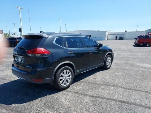 Used 2017 Nissan Rogue S FWD image 4