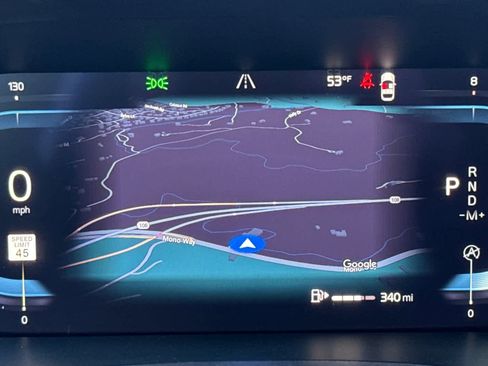 Used 2025 Volvo XC60 B5 Plus image 29