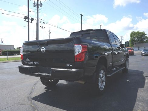 Used 2017 Nissan Titan SV RWD image 5