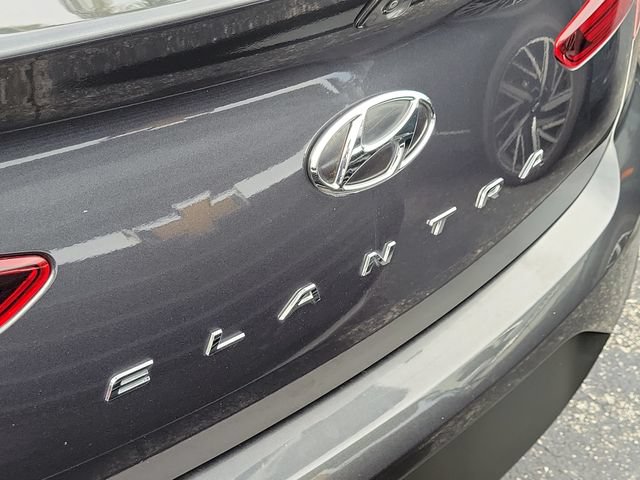 Used 2020 Hyundai Elantra SE FWD image 5