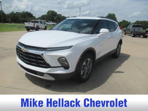 Used 2025 Chevrolet Blazer LT w/ Convenience Package FWD image 3