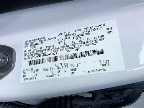 Used 2021 Ford Escape SE image 32