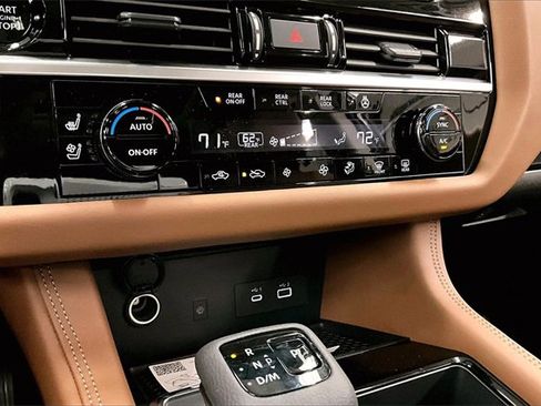 New 2025 Nissan Pathfinder Platinum image 26